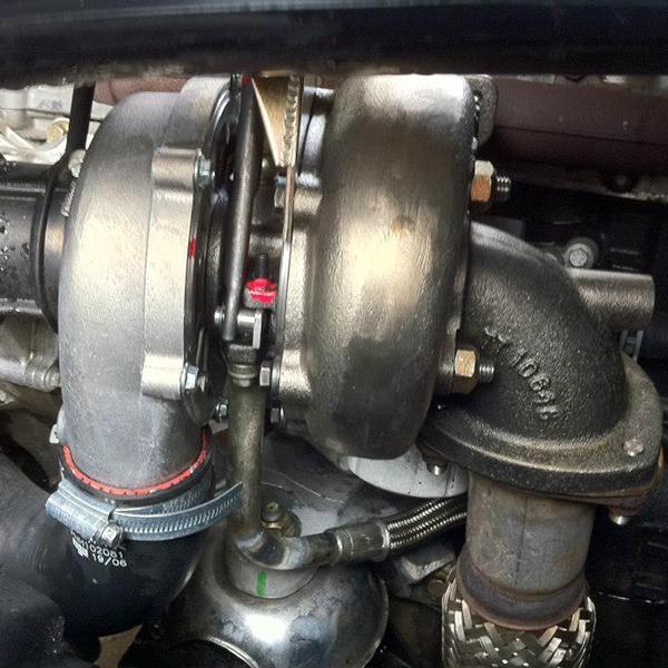 Land Rover Defender TD5 VGT Hybrid Turbo